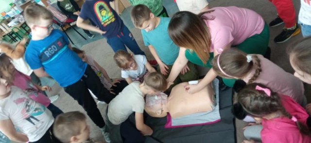 b_1024_768_0_00_images_2023_2024_Swietlica_Pierwsza_pomoc_428682235_863738635554086_1722665980638049490_n